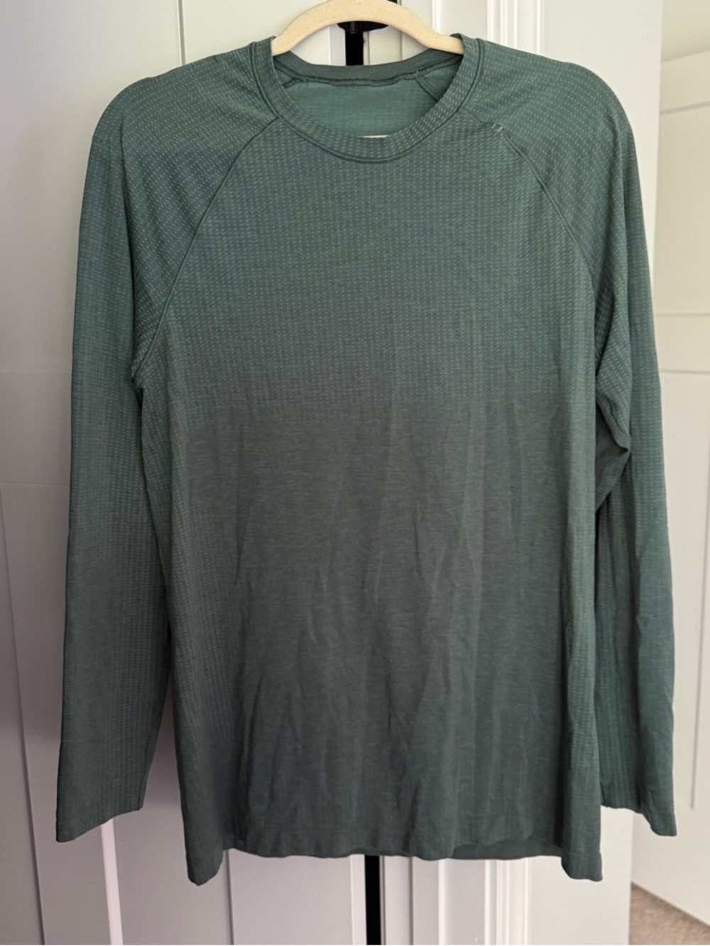 Lululemon metal tech vent green long sleeve‎ top